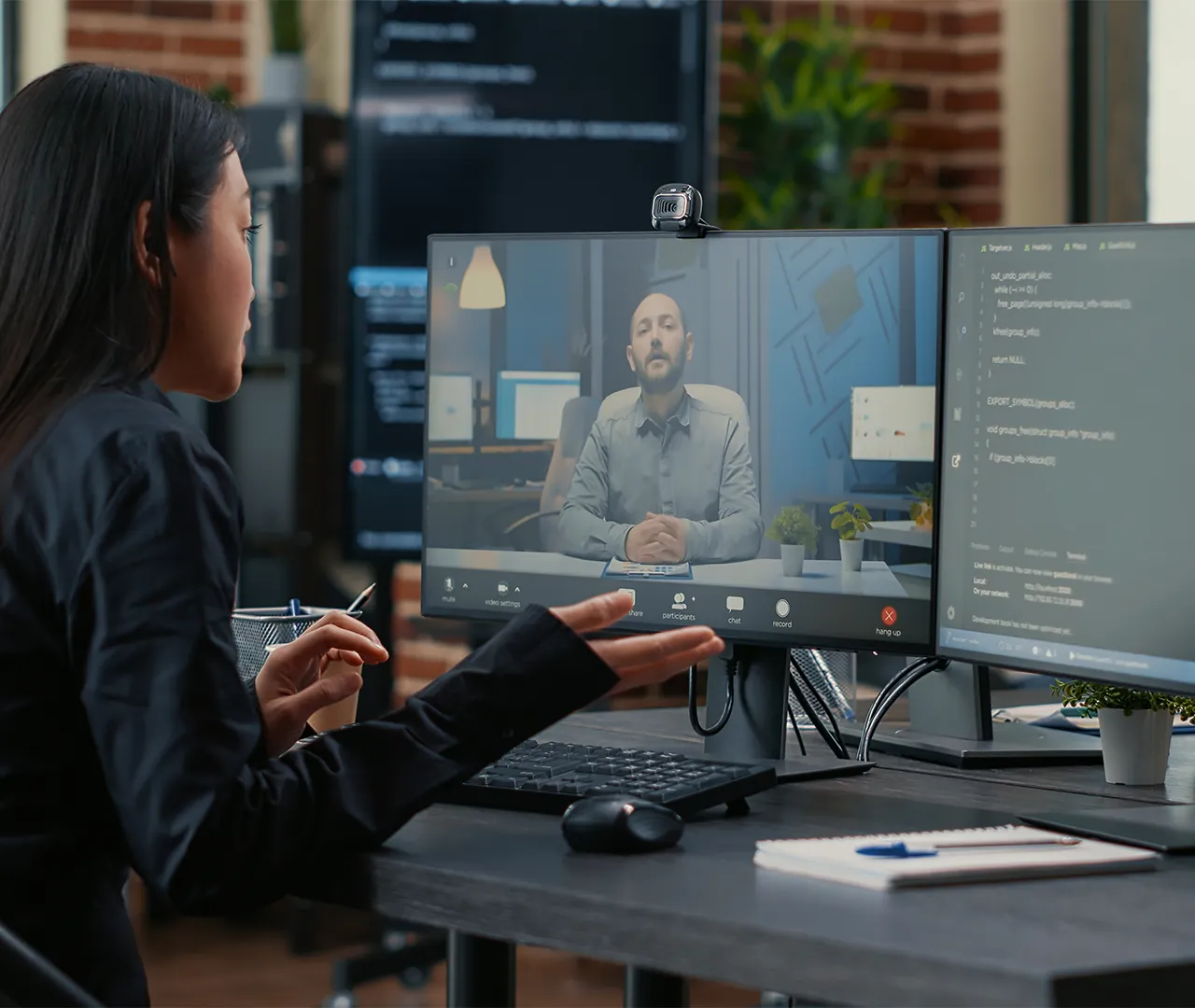 Staff Augmentation vs Outsourcing